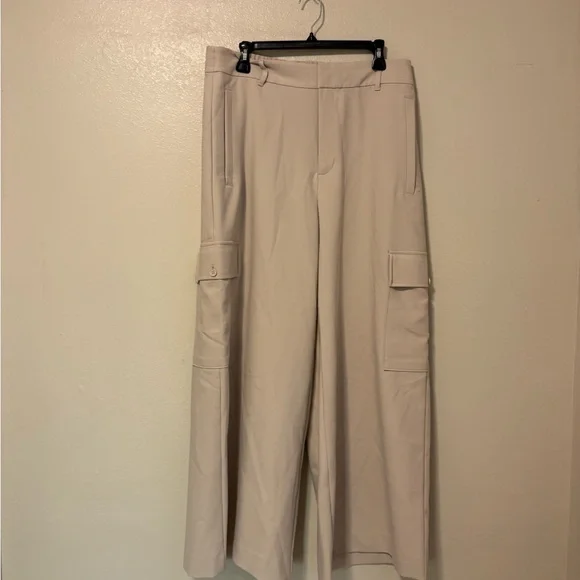 Chicos Wide-Leg Cargo Pants Size 2R - Picture 4 of 9